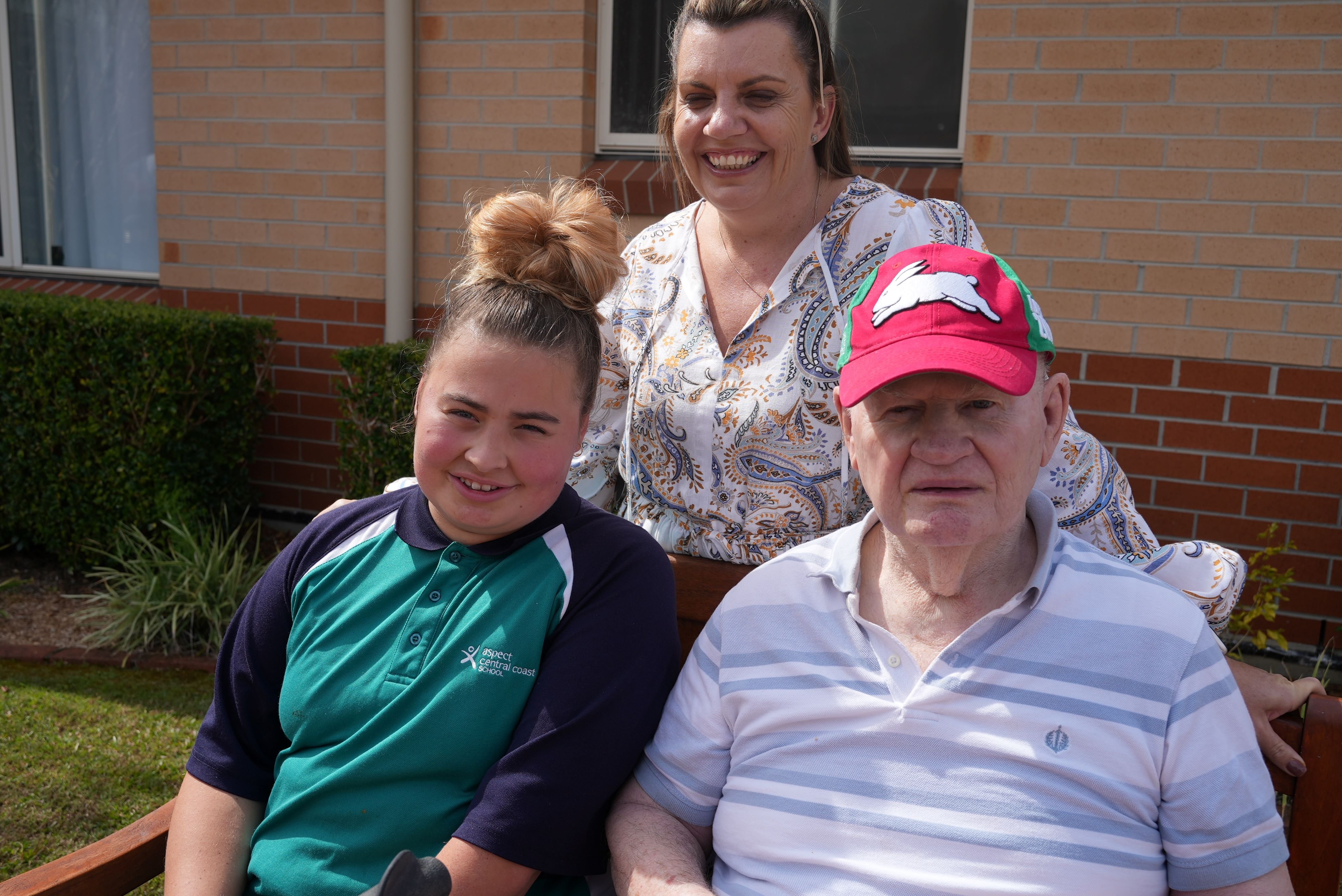 Resident Raymond Parker (front right) with student Arie and HammondCare Erina manager Julie Blogg (1.4mb) (1)